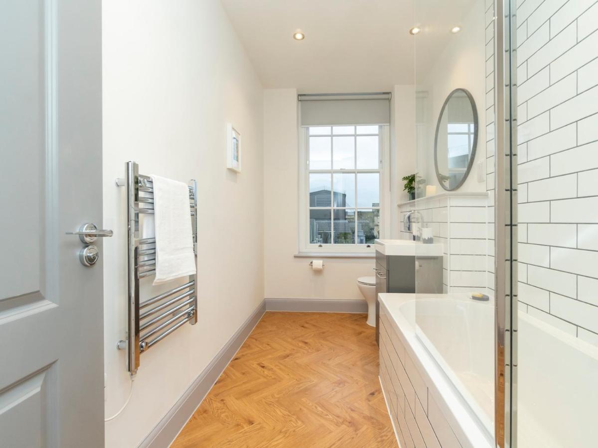 Pass The Keys Stunning 2 Bed Retreat In The Heart Of Bath Apartamento Exterior foto