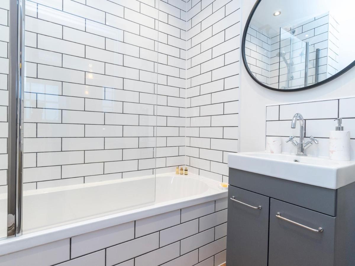 Pass The Keys Stunning 2 Bed Retreat In The Heart Of Bath Apartamento Exterior foto