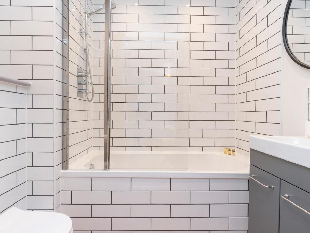 Pass The Keys Stunning 2 Bed Retreat In The Heart Of Bath Apartamento Exterior foto